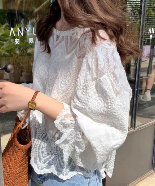 SallyLunn(サリーラン)の「【大人きれいめトップス♪】クルーネック総レースブラウス(シャツ/ブラウス・レディース・ホワイト/アイボリー・MEDIUM/LARGE)」の2枚目の写真