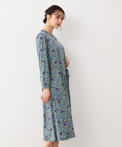 LAURA ASHLEY(ローラアシュレイ)の「【ジャージ素材/洗える/同柄アイテムあり】ポリアンサス柄ワンピース(ワンピース・レディース・グレー系5/ネイビー系・40/38)」の7枚目の写真