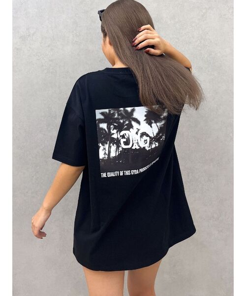 GYDA(ジェイダ)の「Symmetry GYDA back photo Tシャツ(Tシャツ/カットソー・レディース・ベージュ/オフホワイト/ブラック・FREE)」の3枚目の写真