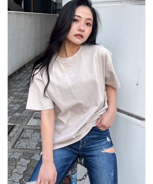 GYDA(ジェイダ)の「Symmetry GYDA back photo Tシャツ(Tシャツ/カットソー・レディース・ベージュ/オフホワイト/ブラック・FREE)」の14枚目の写真