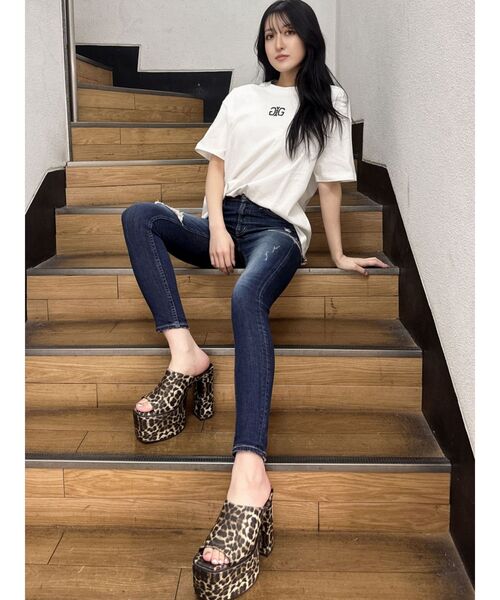 GYDA(ジェイダ)の「Symmetry GYDA back photo Tシャツ(Tシャツ/カットソー・レディース・ベージュ/オフホワイト/ブラック・FREE)」の19枚目の写真