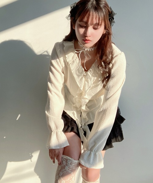 AS KNOW AS plus(アズノゥアズプラス)の「●フリルデザインブラウス(シャツ/ブラウス・レディース・アイボリー/ブラック/サックスブルー・FREE)」の4枚目の写真