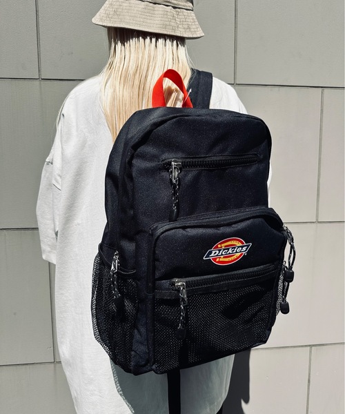 Dickies(ディッキーズ)の「Dickies / DK SQUARE POCKET BACK PACK / 14846700(バックパック/リュック・レディース・ブラック/レッド・ONESIZE)」の2枚目の写真