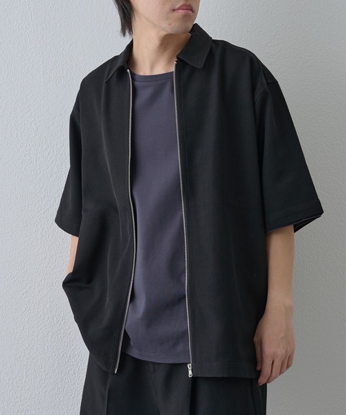 COLONY 2139（コロニートゥーワンスリーナイン）の「ドライスルー半袖ジップシャツ（シャツ/ブラウス・メンズ・ブラック/ネイビー/グレー・LARGE/MEDIUM）」の2枚目の写真