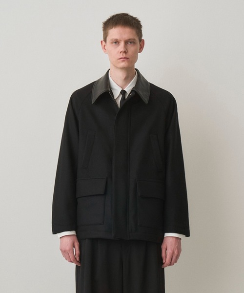 Juha(ユハ)の「LEATHER COLLAR RIDING JACKET(ブルゾン・メンズ・ブラック/ブラウン・3/4)」の1枚目の写真