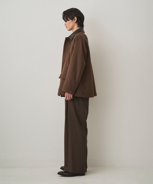 Juha(ユハ)の「LEATHER COLLAR RIDING JACKET(ブルゾン・メンズ・ブラック/ブラウン・3/4)」の13枚目の写真