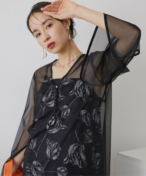 Callarus(カラルス)の「チュール使いフラワープリントワンピースドレス〔Callarus〕(ドレス・レディース・ブラウン/ブラック/グレー・S/LL/M/L/3L)」の17枚目の写真