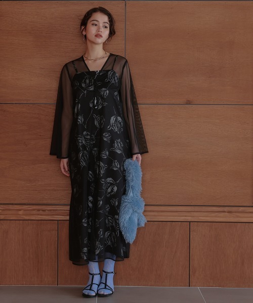 Callarus(カラルス)の「チュール使いフラワープリントワンピースドレス〔Callarus〕(ドレス・レディース・ブラウン/ブラック/グレー・S/LL/M/L/3L)」の14枚目の写真