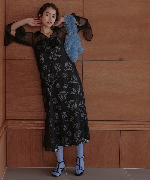 Callarus(カラルス)の「チュール使いフラワープリントワンピースドレス〔Callarus〕(ドレス・レディース・ブラウン/ブラック/グレー・S/LL/M/L/3L)」の11枚目の写真