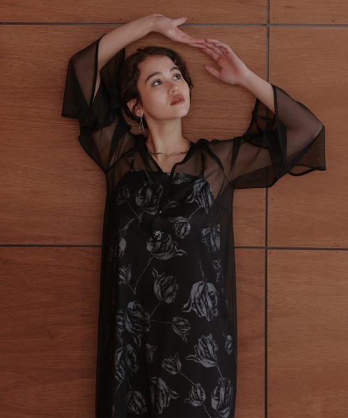 Callarus(カラルス)の「チュール使いフラワープリントワンピースドレス〔Callarus〕(ドレス・レディース・ブラウン/ブラック/グレー・S/LL/M/L/3L)」の12枚目の写真