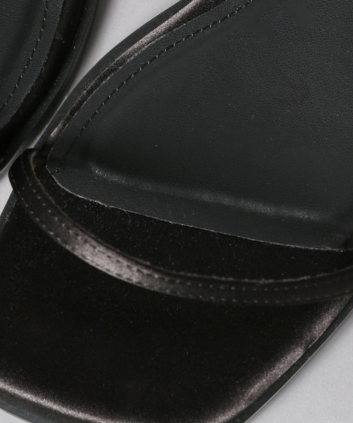 A part by（アパートバイ）の「サテンナローフラットサンダル（サンダル・レディース・ブラック/ブルー系その他2・MEDIUM/LARGE）」の3枚目の写真