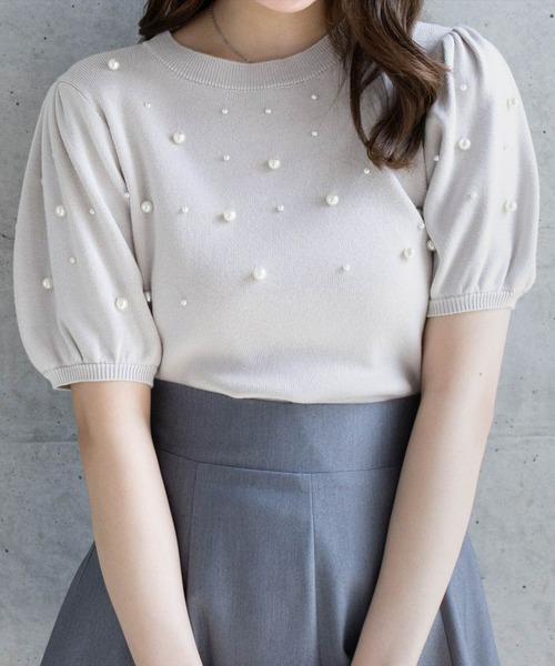 CLEAR BASIC（クリアベーシック）の「パール付き半袖ニットトップス[ベーシック フェミニン パフスリーブ 骨格ウェーブ]≪SS新作≫（ニット/セーター・レディース・ピンク/ブラック/グレイッシュベージュ/オフホワイト・F）」の4枚目の写真