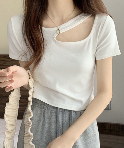 ALTROSE（アルトローズ）の「韓国 デコルテ トップス カットアウト Y2K（Tシャツ/カットソー・レディース・ブラック/ホワイト・FREE）」の3枚目の写真