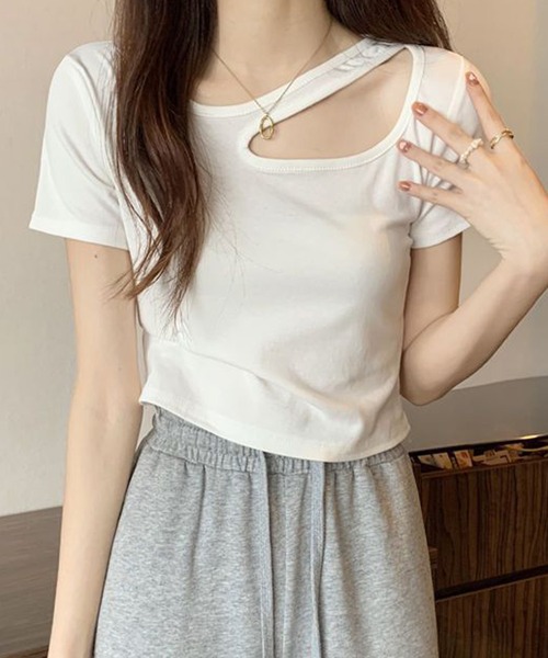 ALTROSE（アルトローズ）の「韓国 デコルテ トップス カットアウト Y2K（Tシャツ/カットソー・レディース・ブラック/ホワイト・FREE）」の4枚目の写真
