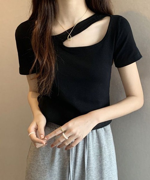 ALTROSE（アルトローズ）の「韓国 デコルテ トップス カットアウト Y2K（Tシャツ/カットソー・レディース・ブラック/ホワイト・FREE）」の10枚目の写真
