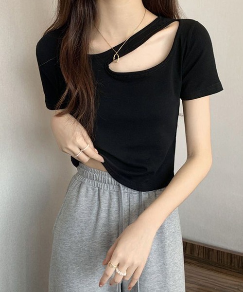 ALTROSE（アルトローズ）の「韓国 デコルテ トップス カットアウト Y2K（Tシャツ/カットソー・レディース・ブラック/ホワイト・FREE）」の12枚目の写真