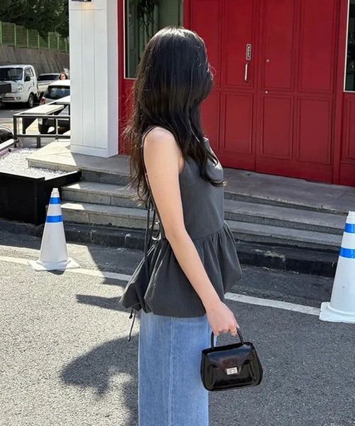 LAFFMO（ラフモ）の「バックオープンペプラムキャミソール（キャミソール・レディース・グレー/ブラック・F）」の9枚目の写真