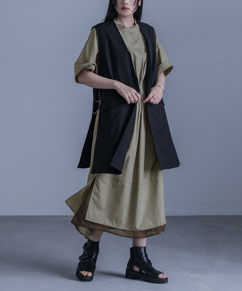kOhAKU(コハク)の「異素材タックシャツワンピース(シャツワンピース・レディース・カーキ/ブラック・1/2)」の8枚目の写真