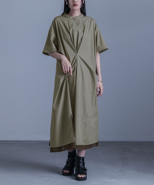 kOhAKU(コハク)の「異素材タックシャツワンピース(シャツワンピース・レディース・カーキ/ブラック・1/2)」の10枚目の写真