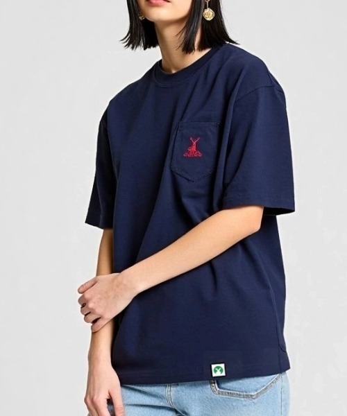 CAPTAIN STAG（キャプテンスタッグ）の「CAPTAIN STAG/キャプテンスタッグ ワンポイントロゴ刺繍 ポケット付 半袖Tシャツ レディース メンズ（Tシャツ/カットソー・メンズ・ブラック/ブルー/ネイビー/ホワイト/グリーン・M/L/LL）」の4枚目の写真