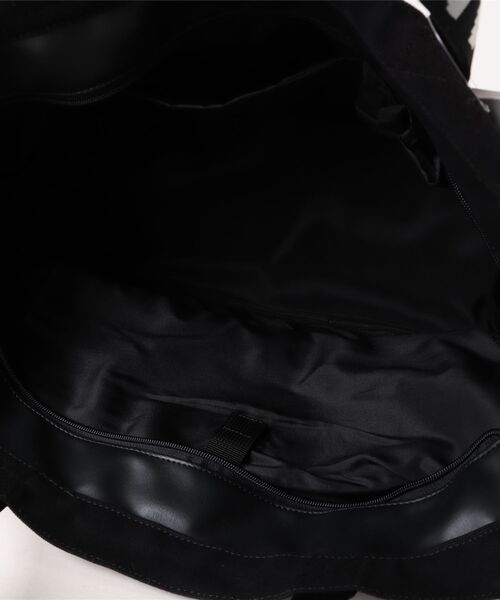 FRUIT OF THE LOOM(フルーツオブザルーム)の「FTL LOGO PATTERN TOTE BAG / トートバッグ 多機能 大容量 A4サイズ収納可 / ユニセックス ジェンダーレス(トートバッグ・メンズ・ブラック/ホワイト・FREE)」の5枚目の写真