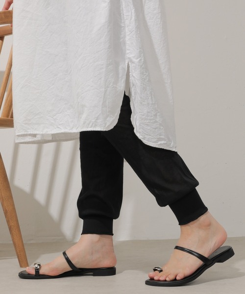 Monocoro toppi（モノコロトッピ）の「ゆったり スリム レギンス リブ メロウ パンツ（レギンス/スパッツ・レディース・アイボリー/ブラック/グレー・フリー）」の2枚目の写真