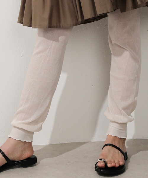 Monocoro toppi（モノコロトッピ）の「ゆったり スリム レギンス リブ メロウ パンツ（レギンス/スパッツ・レディース・アイボリー/ブラック/グレー・フリー）」の5枚目の写真