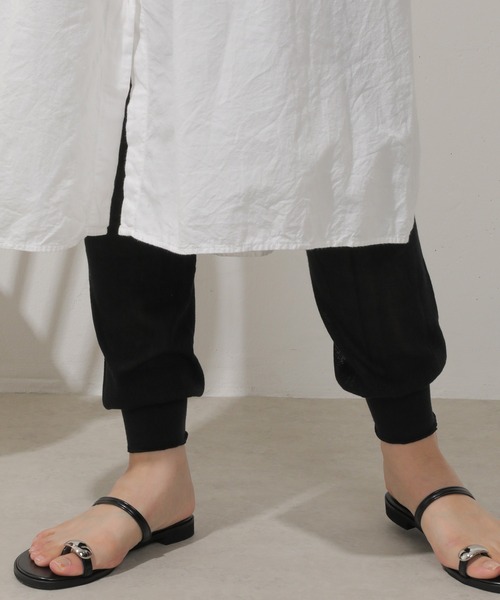 Monocoro toppi（モノコロトッピ）の「ゆったり スリム レギンス リブ メロウ パンツ（レギンス/スパッツ・レディース・アイボリー/ブラック/グレー・フリー）」の10枚目の写真