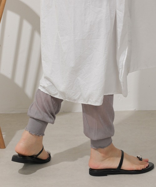 Monocoro toppi（モノコロトッピ）の「ゆったり スリム レギンス リブ メロウ パンツ（レギンス/スパッツ・レディース・アイボリー/ブラック/グレー・フリー）」の16枚目の写真