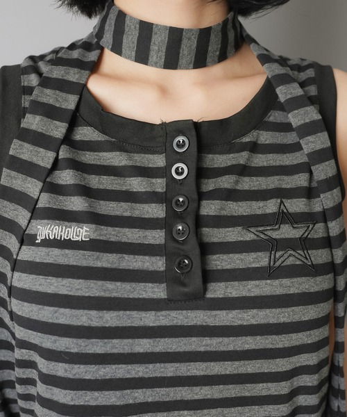 SPINNS（スピンズ）の「【セットアイテム】フロントボタンボーダーカットソー/タンクトップ/タイ付き/細マフラー付き/ウィッシュコア（タンクトップ・レディース・チャコール・ONESIZE）」の12枚目の写真