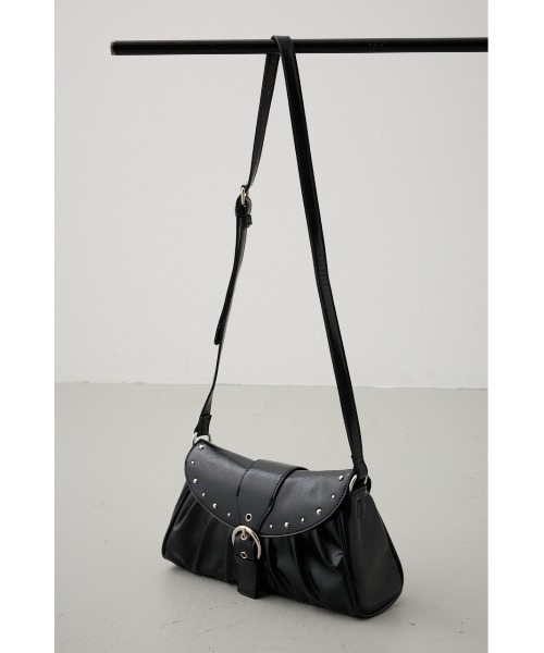 AZUL by moussy（アズールバイマウジー）の「スタッズフラップギャザーバッグ（ショルダーバッグ・レディース・ブラック/レッド・FREE）」の20枚目の写真