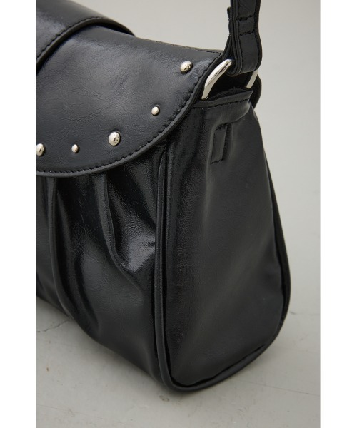 AZUL by moussy（アズールバイマウジー）の「スタッズフラップギャザーバッグ（ショルダーバッグ・レディース・ブラック/レッド・FREE）」の15枚目の写真