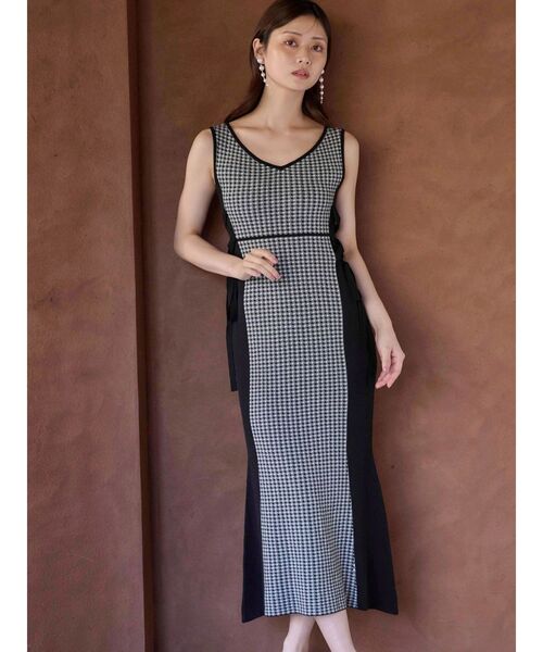 MERCURYDUO（マーキュリーデュオ）の「千鳥柄サイドレースアップニットワンピース（ワンピース・レディース・ブラウン/ブラック・SMALL/MEDIUM）」の4枚目の写真