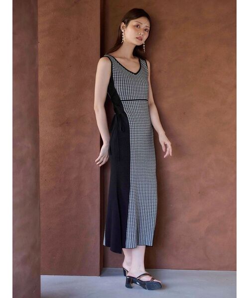 MERCURYDUO（マーキュリーデュオ）の「千鳥柄サイドレースアップニットワンピース（ワンピース・レディース・ブラウン/ブラック・SMALL/MEDIUM）」の5枚目の写真