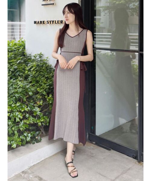 MERCURYDUO（マーキュリーデュオ）の「千鳥柄サイドレースアップニットワンピース（ワンピース・レディース・ブラウン/ブラック・SMALL/MEDIUM）」の7枚目の写真