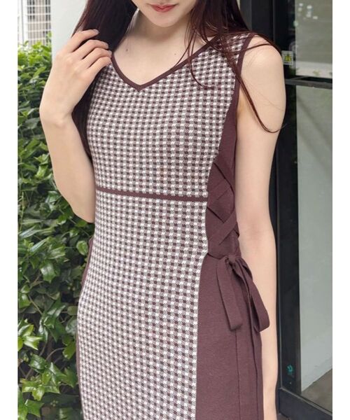 MERCURYDUO（マーキュリーデュオ）の「千鳥柄サイドレースアップニットワンピース（ワンピース・レディース・ブラウン/ブラック・SMALL/MEDIUM）」の11枚目の写真