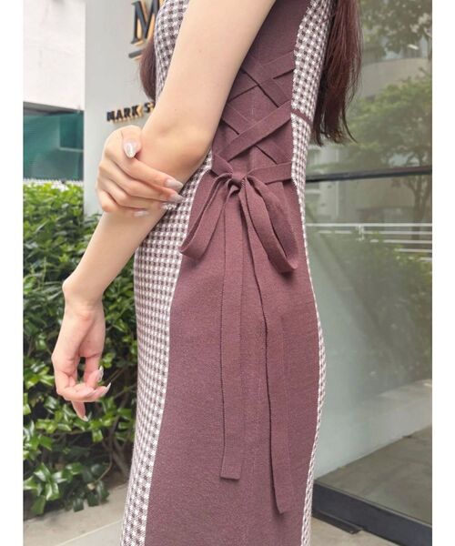 MERCURYDUO（マーキュリーデュオ）の「千鳥柄サイドレースアップニットワンピース（ワンピース・レディース・ブラウン/ブラック・SMALL/MEDIUM）」の12枚目の写真