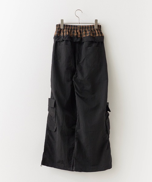 ROOPTOKYO（ループトウキョウ）の「Waist-wrap style nylon pants / 腰巻き風 ナイロンカーゴパンツ（カーゴパンツ・レディース・ホワイト/アイボリー/ブラック・FREE）」の8枚目の写真