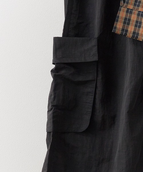 ROOPTOKYO（ループトウキョウ）の「Waist-wrap style nylon pants / 腰巻き風 ナイロンカーゴパンツ（カーゴパンツ・レディース・ホワイト/アイボリー/ブラック・FREE）」の6枚目の写真