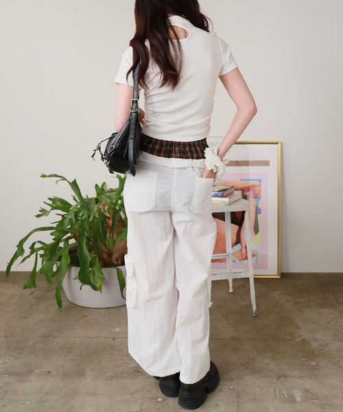 ROOPTOKYO（ループトウキョウ）の「Waist-wrap style nylon pants / 腰巻き風 ナイロンカーゴパンツ（カーゴパンツ・レディース・ホワイト/アイボリー/ブラック・FREE）」の16枚目の写真