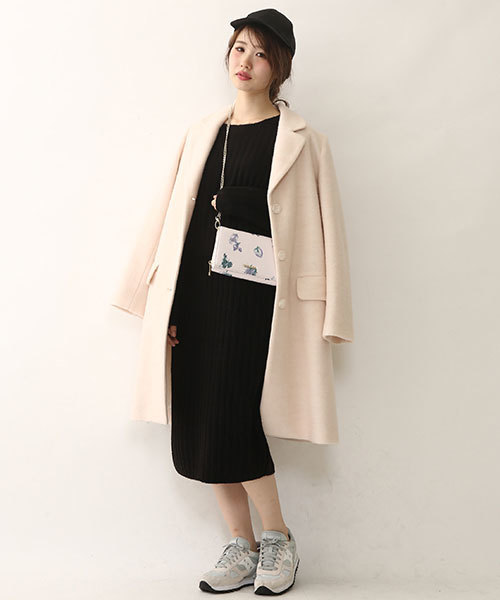 one after another NICE CLAUP（ワンアフターアナザーナイスクラップ）の「【ar12月号掲載 ナイスクラップ】レディーチェスターコート（チェスターコート・レディース・ブラック/アイボリー/ピンク/グレー・LARGE/MEDIUM）」の4枚目の写真