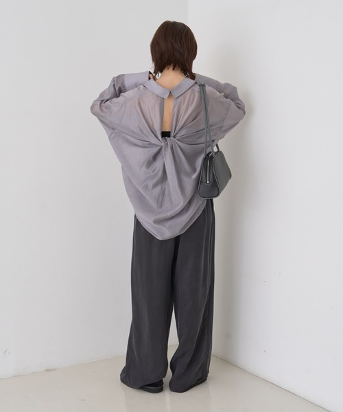 Rouge vif(ルージュヴィフ)の「【新色登場】バックツイストシャツ(シャツ/ブラウス・レディース・ブラウン/グレー・フリー)」の18枚目の写真