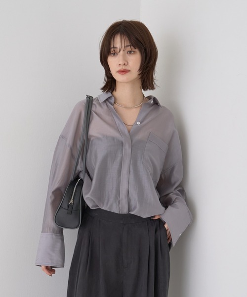 Rouge vif(ルージュヴィフ)の「【新色登場】バックツイストシャツ(シャツ/ブラウス・レディース・ブラウン/グレー・フリー)」の11枚目の写真