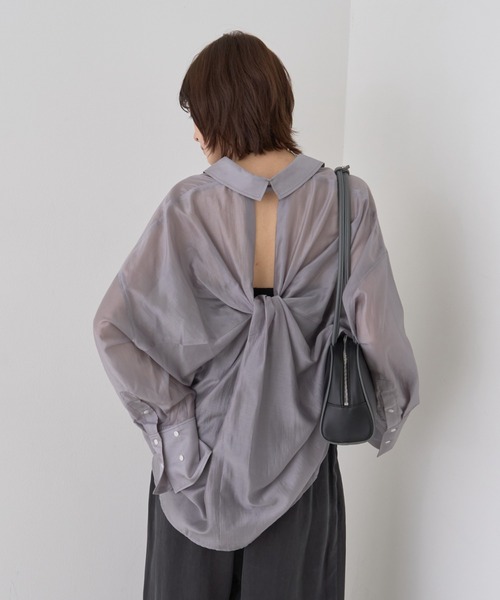 Rouge vif(ルージュヴィフ)の「【新色登場】バックツイストシャツ(シャツ/ブラウス・レディース・ブラウン/グレー・フリー)」の14枚目の写真