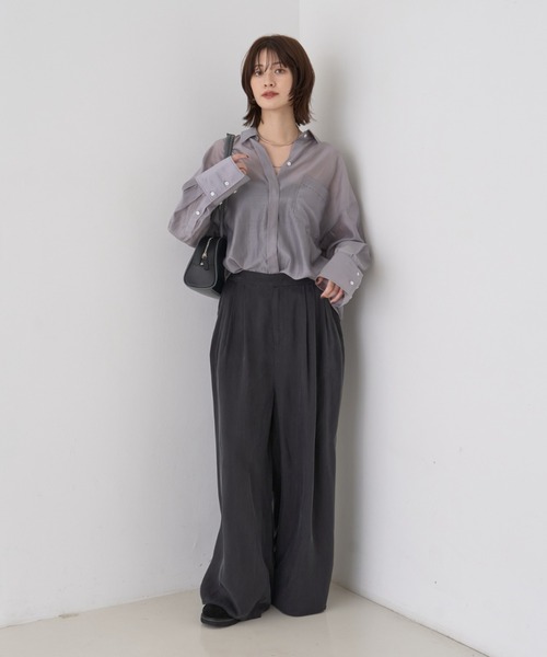 Rouge vif(ルージュヴィフ)の「【新色登場】バックツイストシャツ(シャツ/ブラウス・レディース・ブラウン/グレー・フリー)」の3枚目の写真