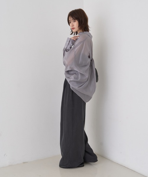 Rouge vif(ルージュヴィフ)の「【新色登場】バックツイストシャツ(シャツ/ブラウス・レディース・ブラウン/グレー・フリー)」の7枚目の写真