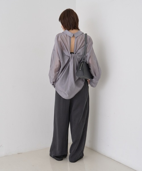 Rouge vif(ルージュヴィフ)の「【新色登場】バックツイストシャツ(シャツ/ブラウス・レディース・ブラウン/グレー・フリー)」の8枚目の写真