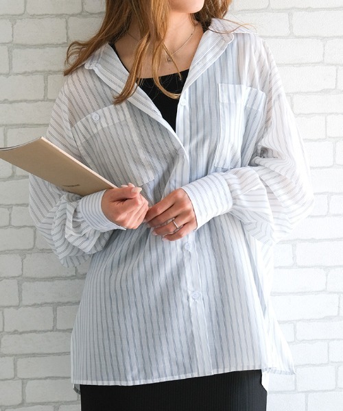 aquagarage（アクアガレージ）の「ダブルポケットストライプシアーシャツ（シャツ/ブラウス・レディース・イエロー/ホワイト/ブルー・FREE）」の2枚目の写真