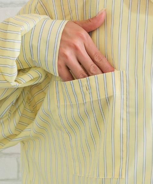 aquagarage（アクアガレージ）の「ダブルポケットストライプシアーシャツ（シャツ/ブラウス・レディース・イエロー/ホワイト/ブルー・FREE）」の10枚目の写真