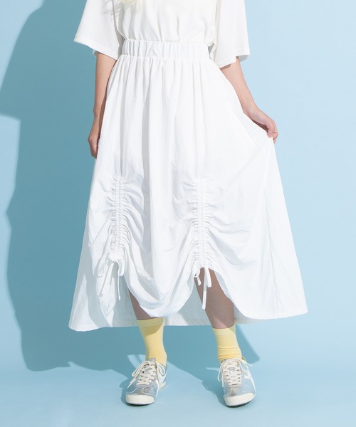 PUNYUS（プニュズ）の「ドロストフレアスカート（スカート・レディース・ブラック/レッド/ホワイト/カーキ/ベージュ・1/2/3/4）」の2枚目の写真